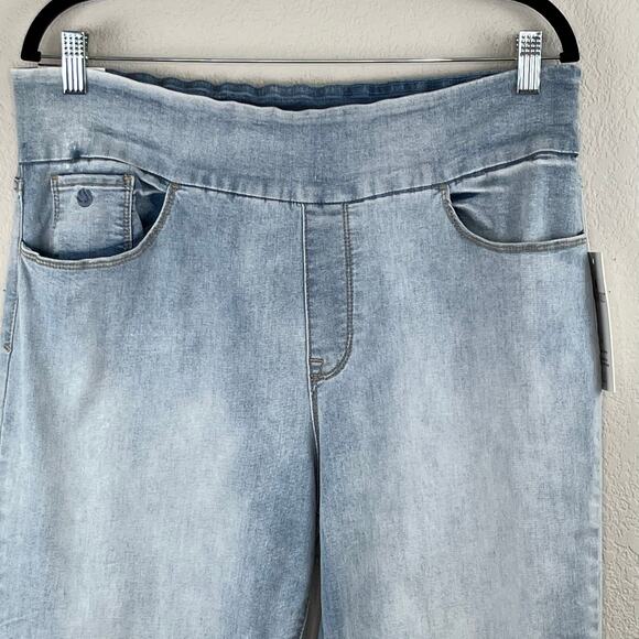 Gloria Vanderbilt Amanda Pull On Light Wash Stretch Jegging Denim Jeans 16 NWT - Picture 6 of 16